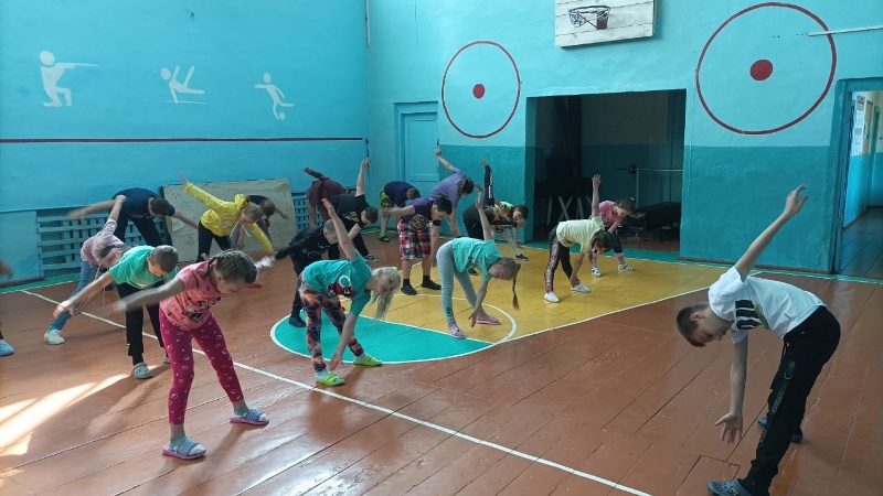 Изображение спорт и физкультура в школе.